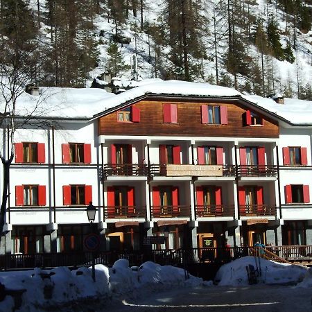 Hotel Residence Valverde Gressoney-La-Trinite Bagian luar foto