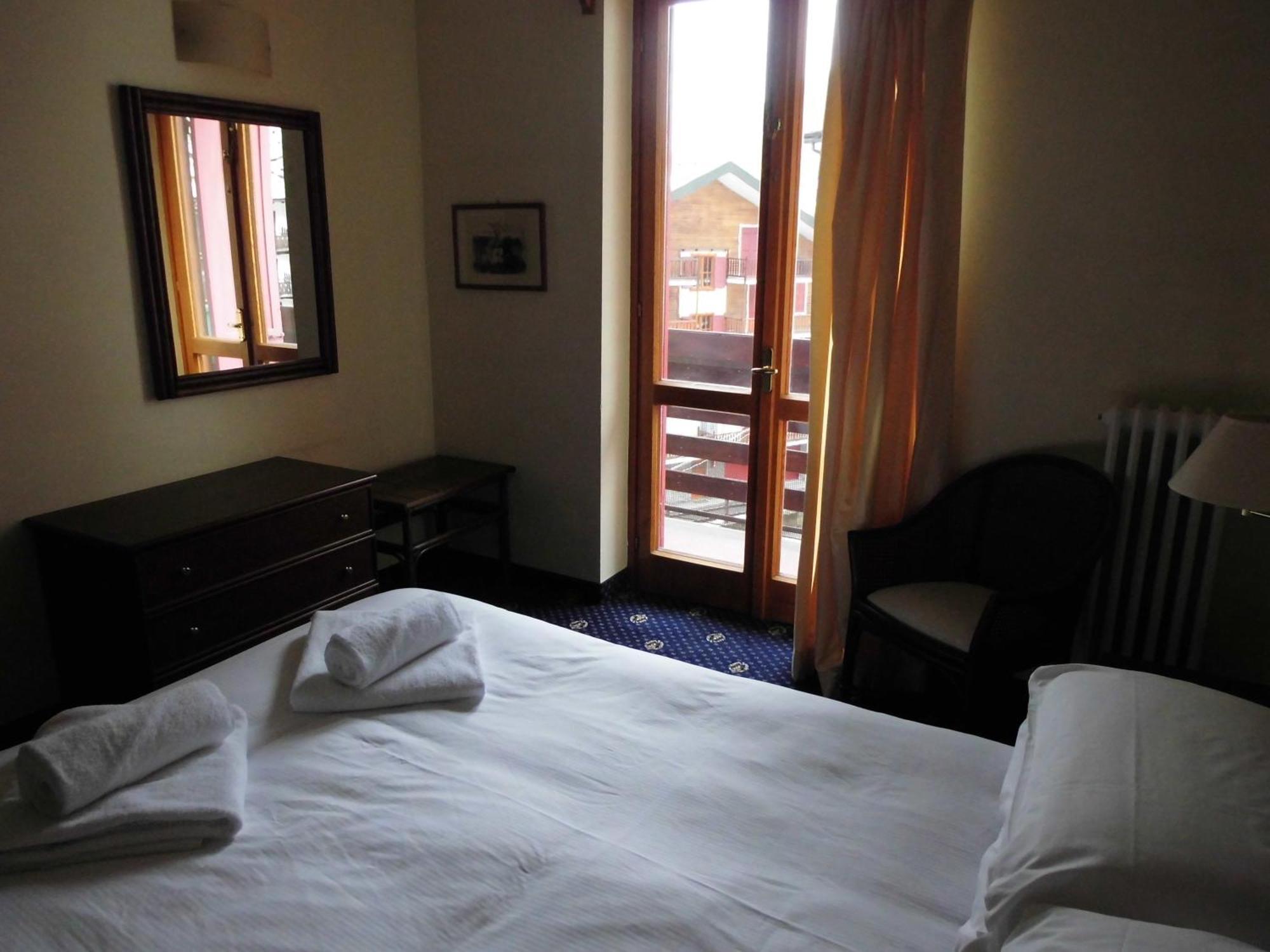 Hotel Residence Valverde Gressoney-La-Trinite Bagian luar foto