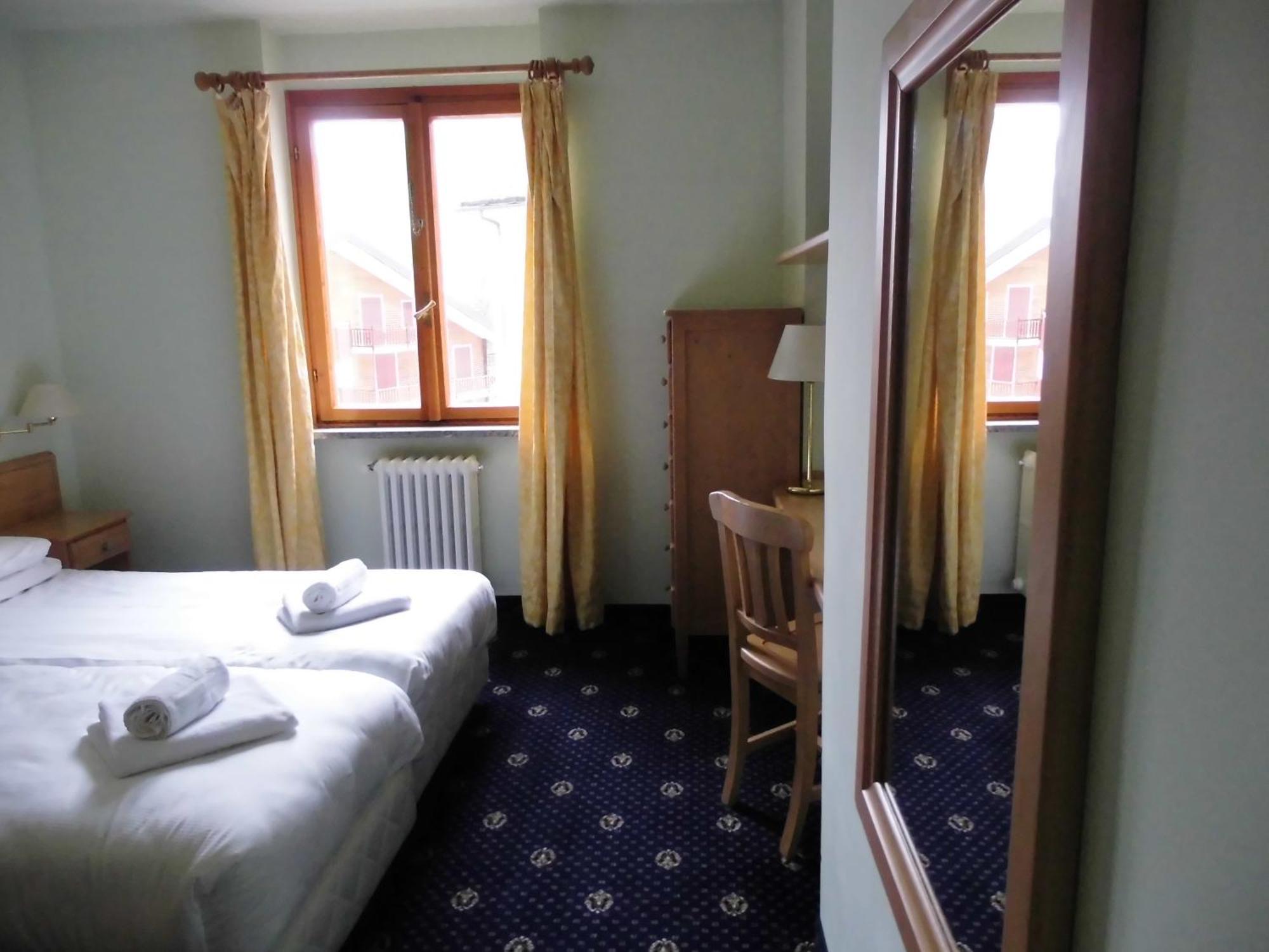 Hotel Residence Valverde Gressoney-La-Trinite Bagian luar foto