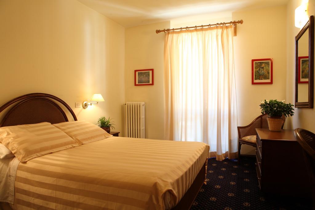 Hotel Residence Valverde Gressoney-La-Trinite Bagian luar foto