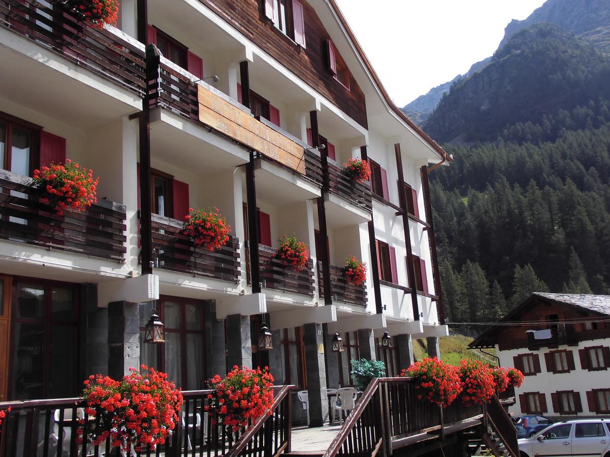 Hotel Residence Valverde Gressoney-La-Trinite Bagian luar foto